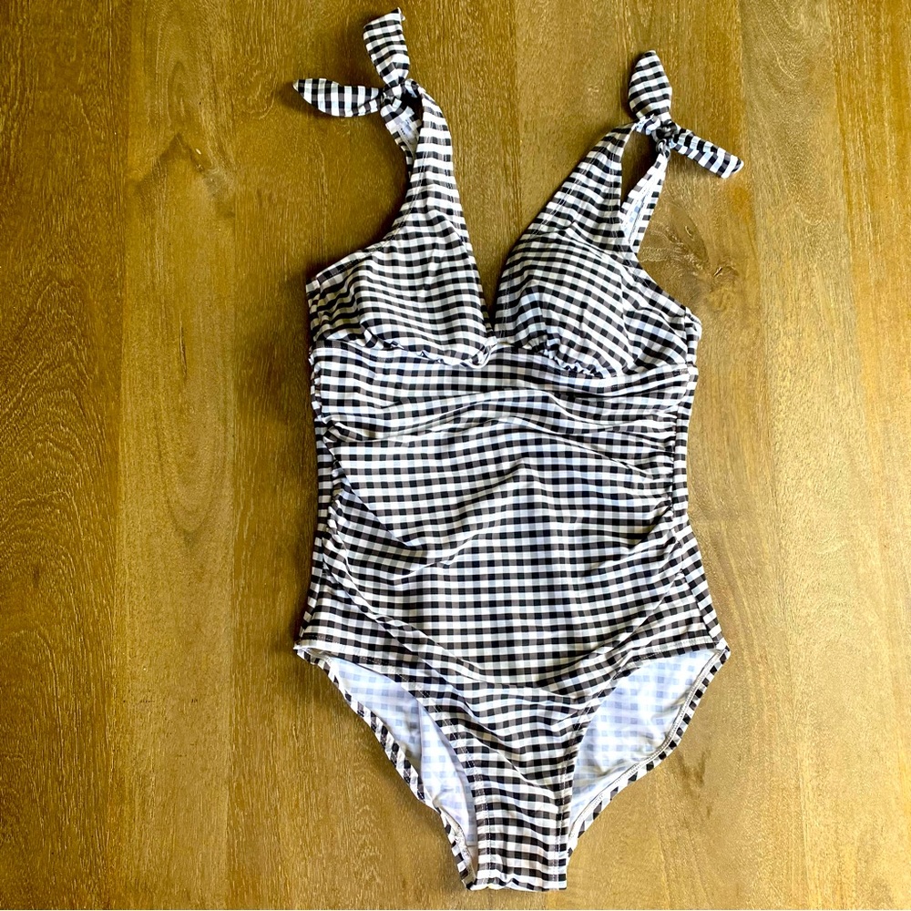 🐻 2/$25 • Merona | Black & White Gingham Bathing Suit